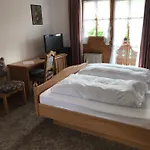 招待所 Gaestehaus Schwarzlofer 3*