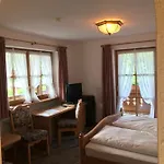 Gaestehaus Schwarzlofer 3*