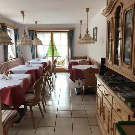 Konukevi Gaestehaus Schwarzlofer Reit im Winkl