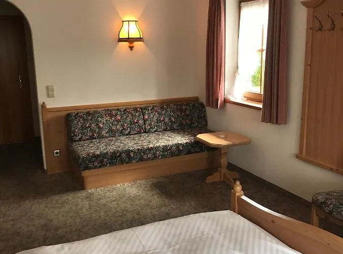 Gaestehaus Schwarzlofer Gæstehus 4*