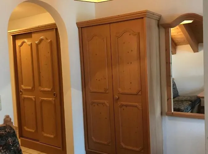 Gaestehaus Schwarzlofer 4*