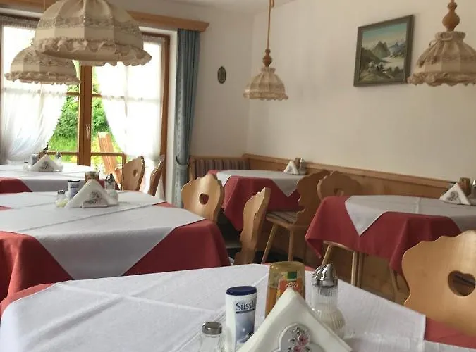 Gaestehaus Schwarzlofer 4* Reit im Winkl