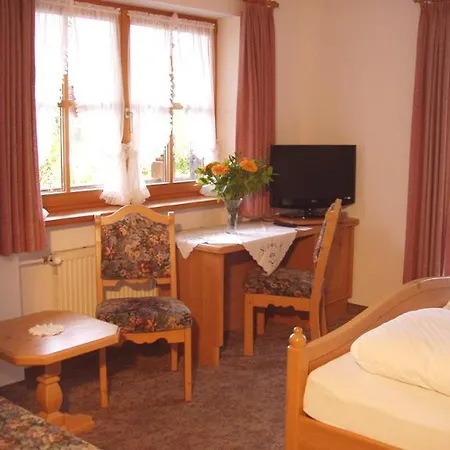 Gaestehaus Schwarzlofer 4* רייט אים וינקל