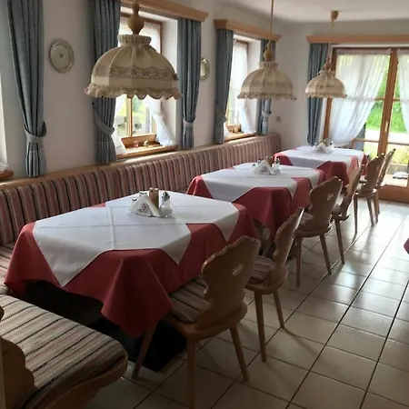 Gaestehaus Schwarzlofer Maison d'hôtes *