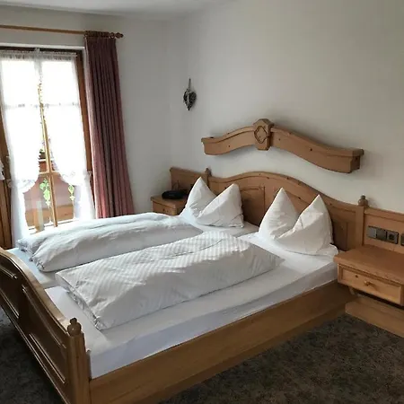 Gaestehaus Schwarzlofer Maison d'hôtes