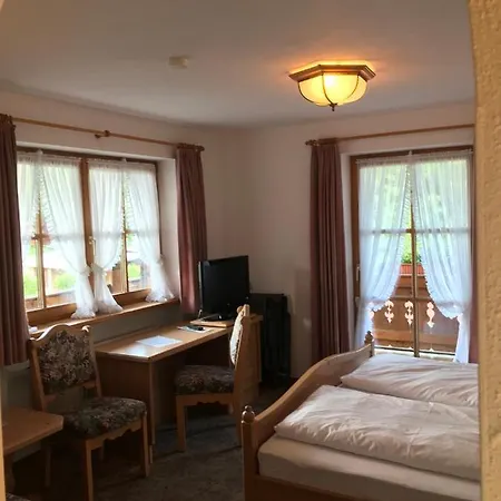 Gaestehaus Schwarzlofer *