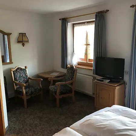 Gaestehaus Schwarzlofer בית הארחה 4*
