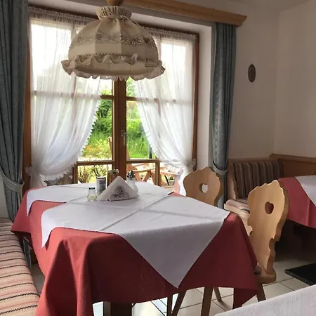 Gaestehaus Schwarzlofer Maison d'hôtes