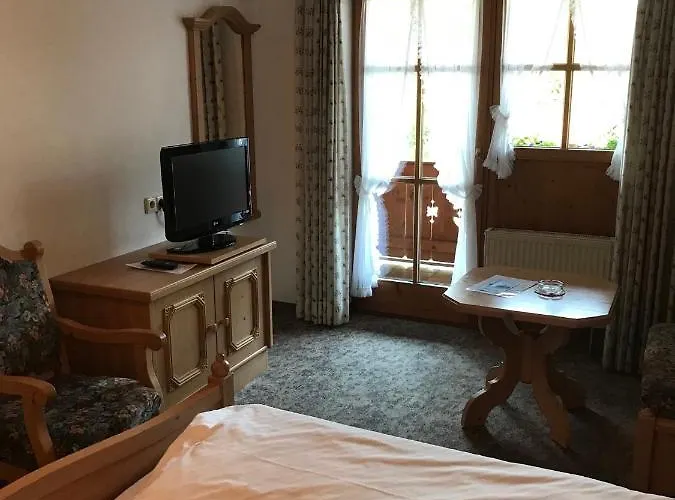 Gaestehaus Schwarzlofer Gæstehus 4*
