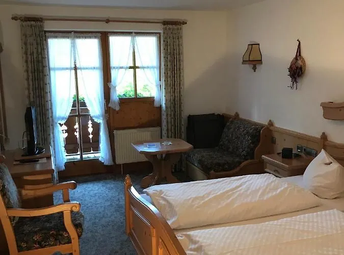 Gaestehaus Schwarzlofer 4* Reit im Winkl