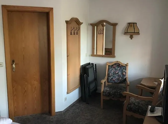 Gaestehaus Schwarzlofer 4*